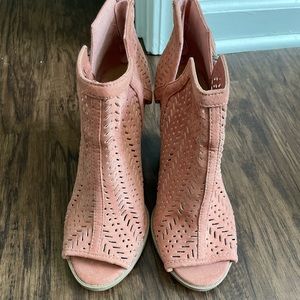 Women’s rose pink ankle open toe shoe size 7